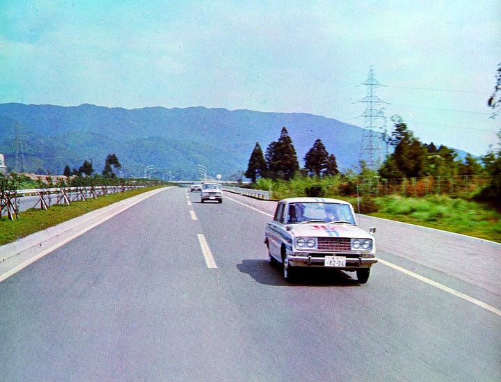 Three RT40s on Meishin Expressway- 1964 