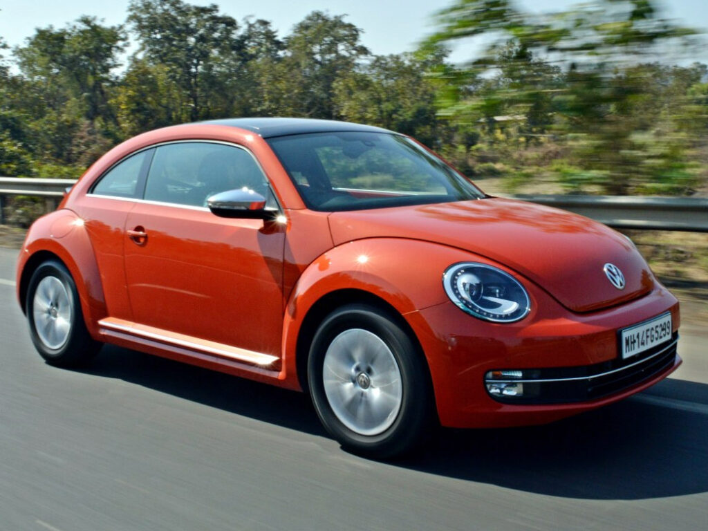 2012-Volkswagen-Beetle-2.5-placement1