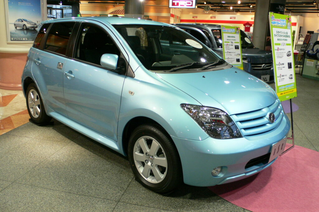 2005 Toyota ist 01