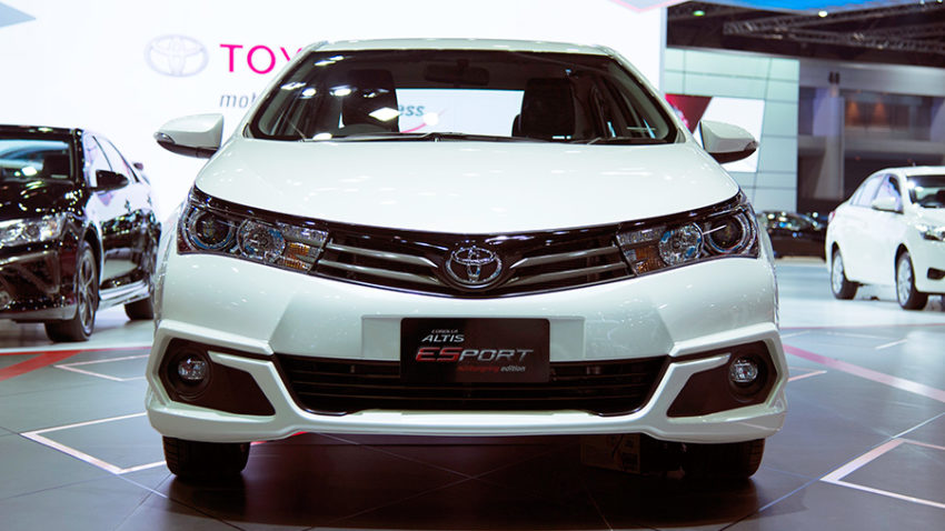 2016 Toyota Corolla ESport front in Thailand