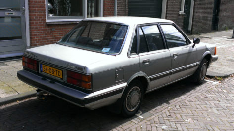 Daihatsu Charmant- A Reliable Sedan of the 1980s 7