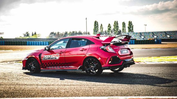 Honda Civic Type R is the Fastest Front-Wheel-Drive Car at Magny-Cours 2