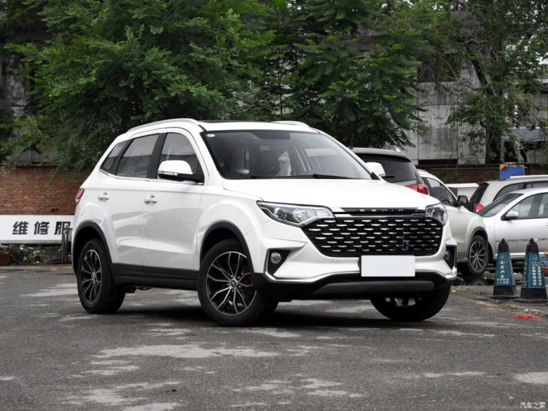 FAW X40 SUV Surpasses FAW R7 Sales in China 4