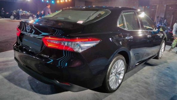 2019 Toyota Camry Hybrid launched in India for INR 36.95 lac 5