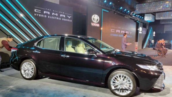 2019 Toyota Camry Hybrid launched in India for INR 36.95 lac 4