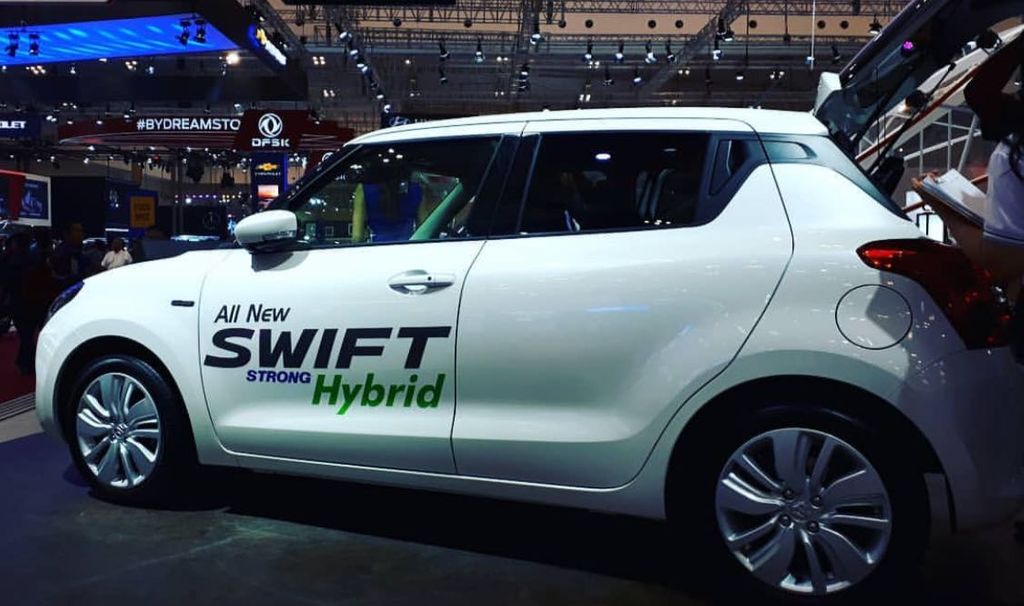 Suzuki hybrid. Suzuki Swift Hybrid. Сузуки Свифт гибрид. Сузуки Свифт гибрид 2023. Сузуки Свифт 2018.