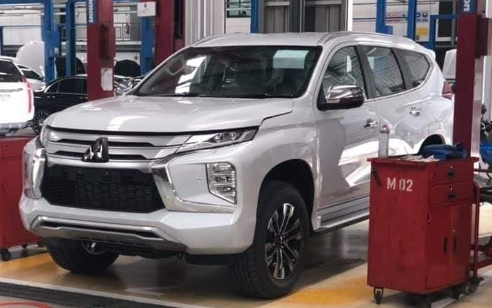 2019 Mitsubishi Pajero Sport Facelift Spotted Ahead of Launch 3