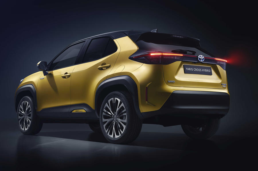 First Real-Life Images of 2020 Toyota Yaris Cross 14