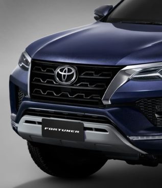 2020 Toyota Fortuner Facelift Debuts in Thailand 5
