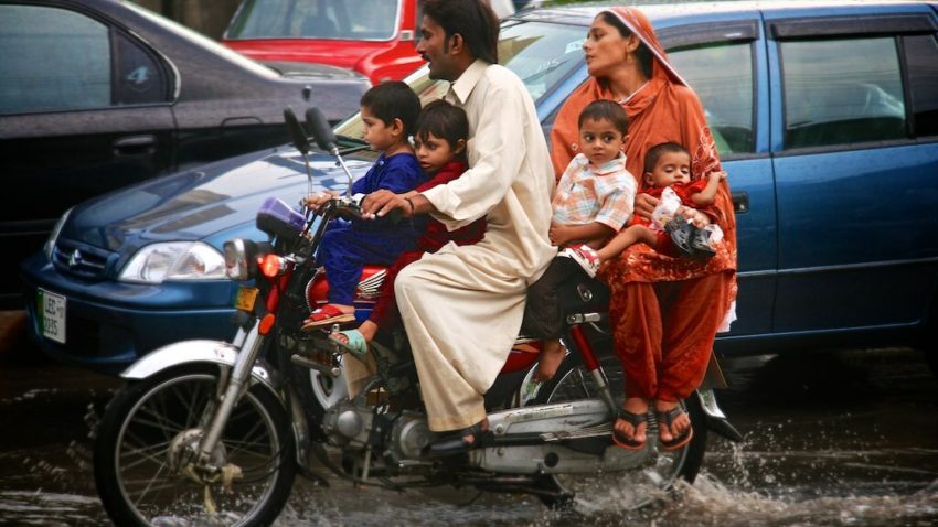 Auto Sales Trend Renders Widening Economic Divide in Pakistan 3