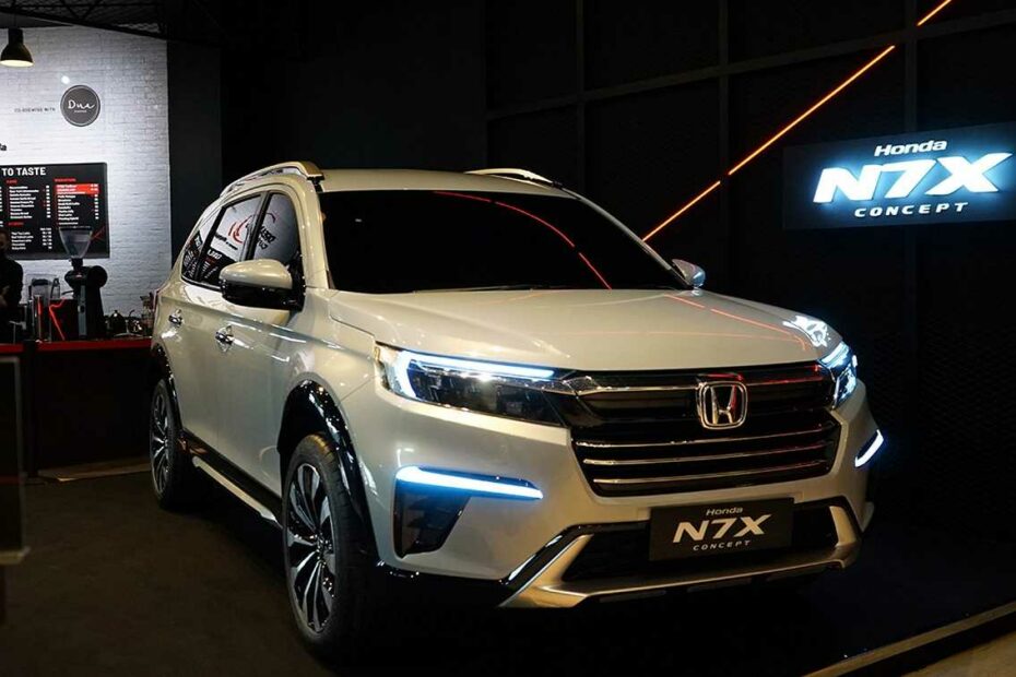 2022 Honda N7X features
