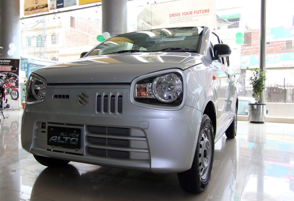 The Outrageously Priced Suzuki Alto in Pakistan