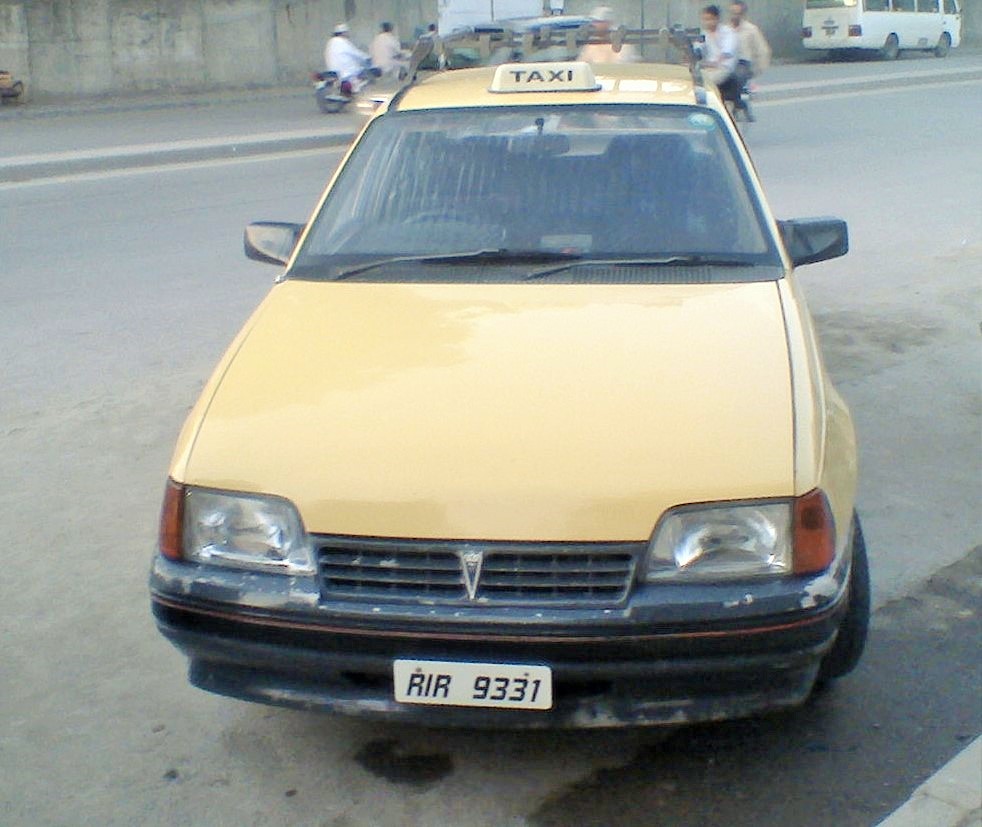 Daewoo 93 yellow