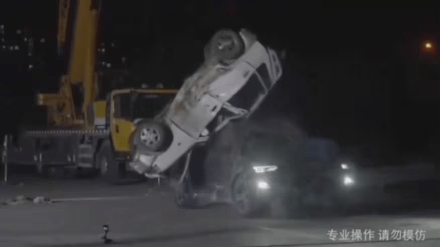 Hongqi HS5 compact SUV crash test 11