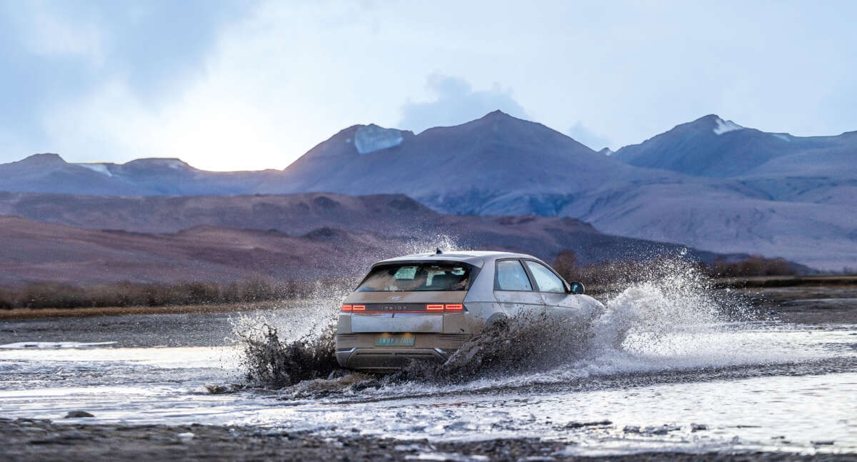 Hyundai Ioniq 5 EV Sets Guinness World Record for Greatest Altitude Change by an Electric Car 3