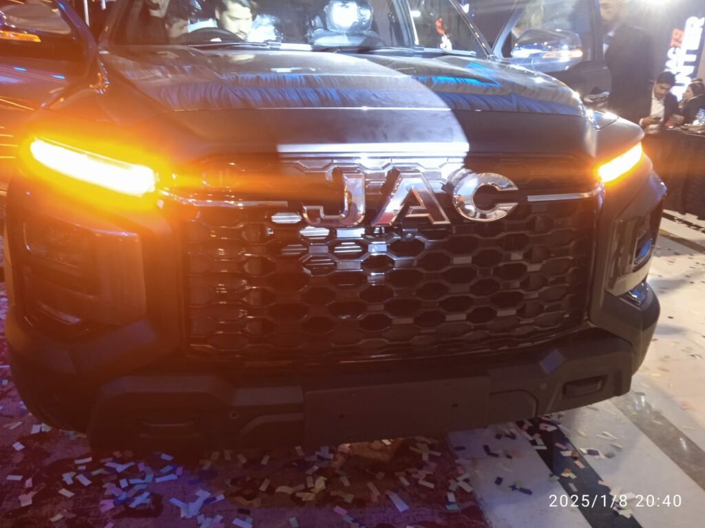 2025 JAC T9 Hunter Launched in Pakistan 5