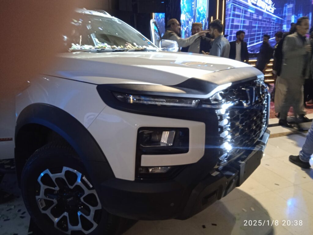 2025 JAC T9 Hunter Launched in Pakistan 1