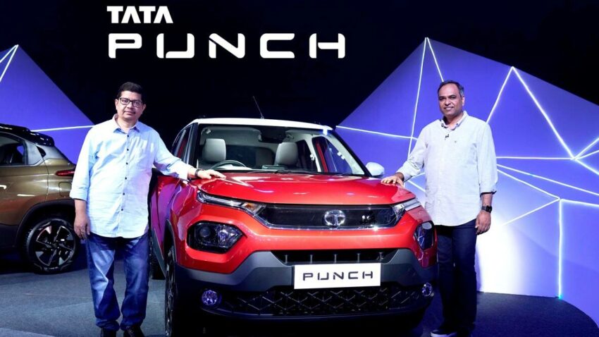 Launching the Tata Punch from L to R Mr. Rajendra Petkar President CTO Tata Motors and Mr. Shailesh Chandra President PVBU Tata Motors