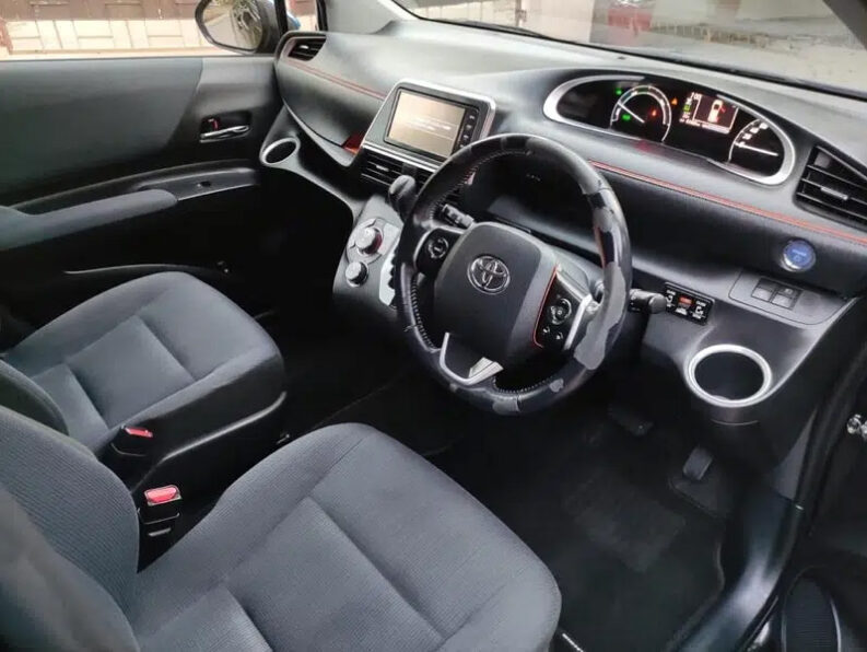 Toyota Sienta- A Sensible & Practical 7-Seater 17