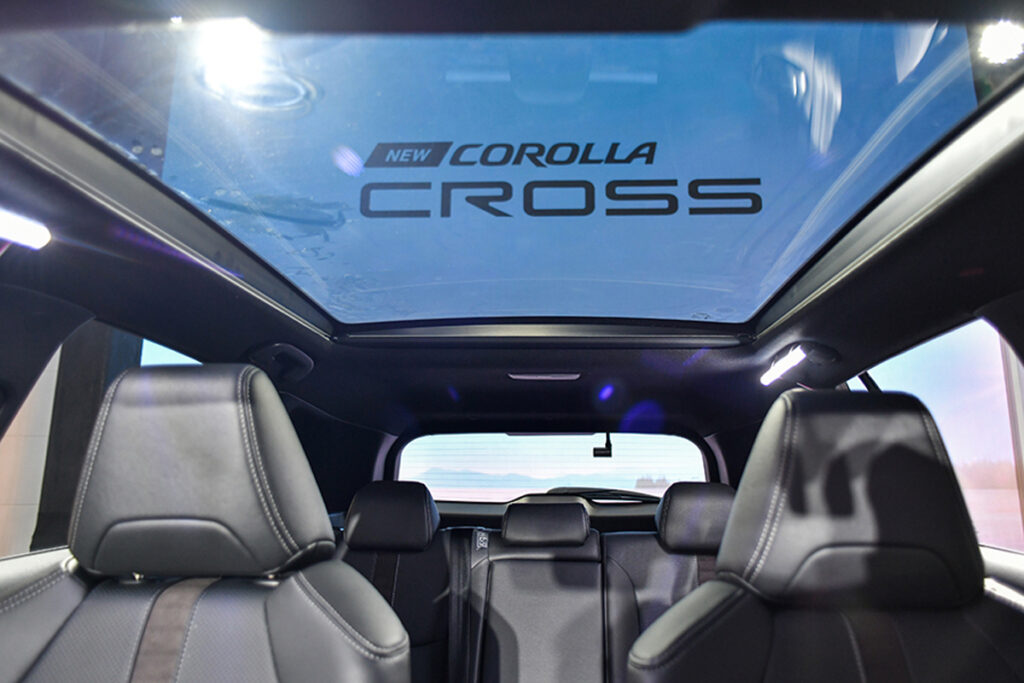 Toyota Corolla Cross HEV Premium Luxury 004