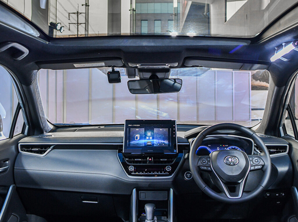 Toyota Corolla Cross HEV Premium Luxury 05