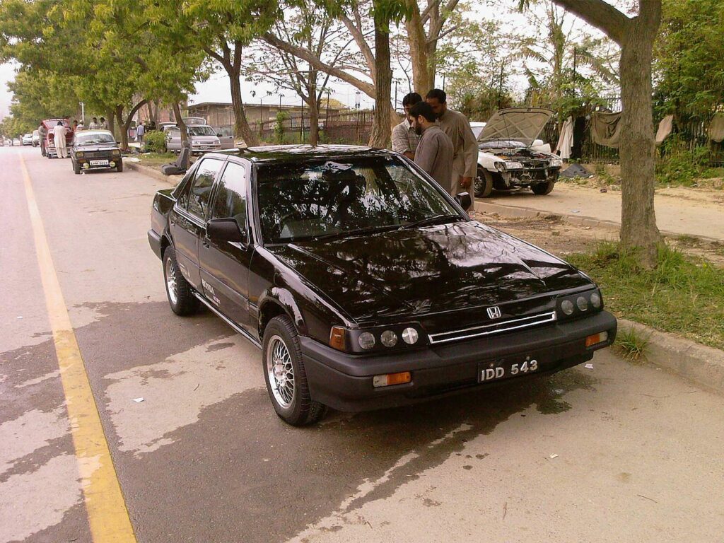 Third-Generation Honda Accord (1985-89): An Icon of Luxury and Reliability 7