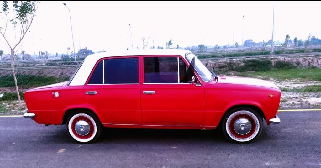 The Iconic Fiat 124 (1966-1974): A Revolutionary Compact Sedan 2