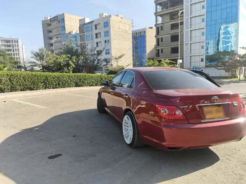 Remembering Toyota Mark X (X120): A Blend of Luxury and Performance 15