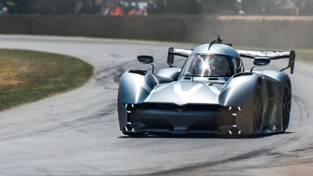 McMurtry’s Electric Car Breaks Speed Record At Goodwood | CarSpiritPK