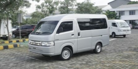 Suzuki Carry Minibus in Indonesia 4
