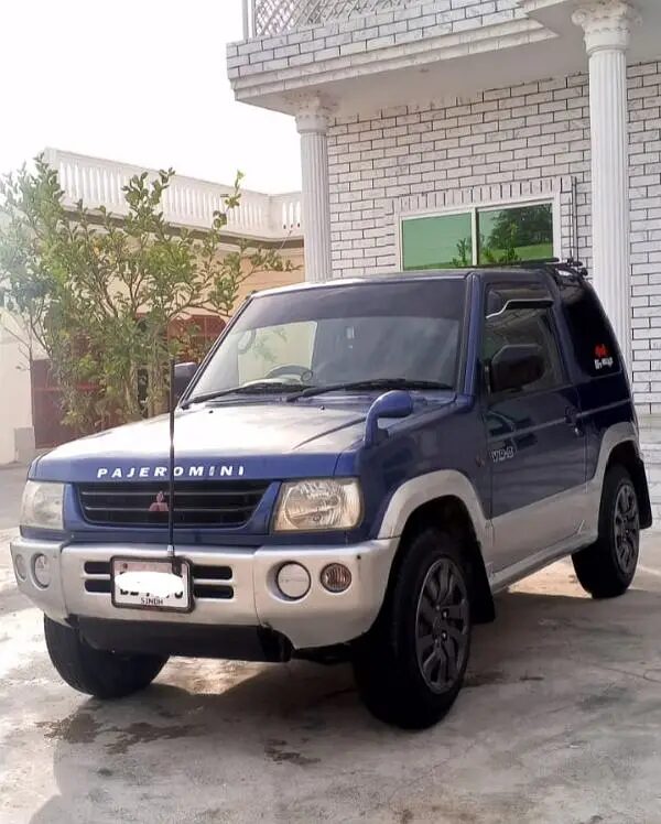 The Pajero Mini: A Beloved Compact SUV in Pakistan's JDM Import Scene of the Mid-2000s 8