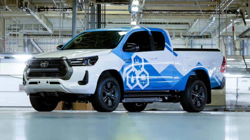 toyota hydrogen fueled hilux prototype pick up(1)